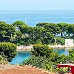 Amazing Sea View With Private Close Parking *