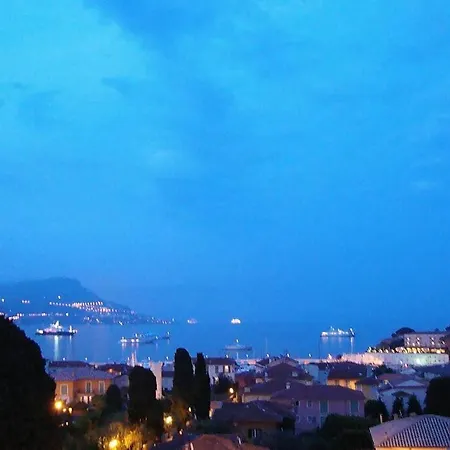 Amazing Sea View With Private Close Parking Apartment